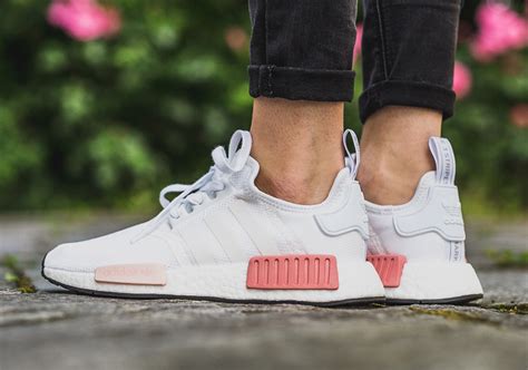 nmd r1 womens